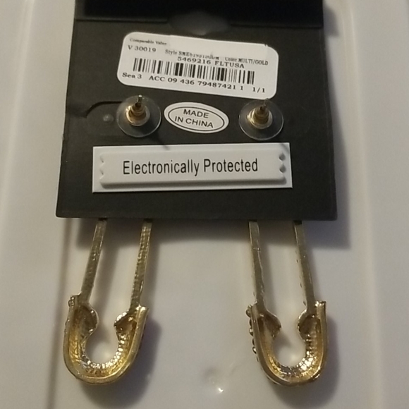 Steve Madden Safety Pin Earrings - Picture 2 of 2
